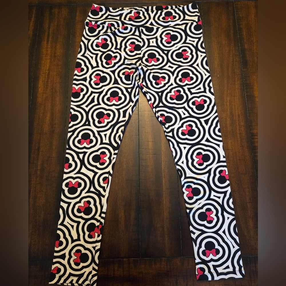 Lularoe Tall & Curvy Disney Minnie Leggings